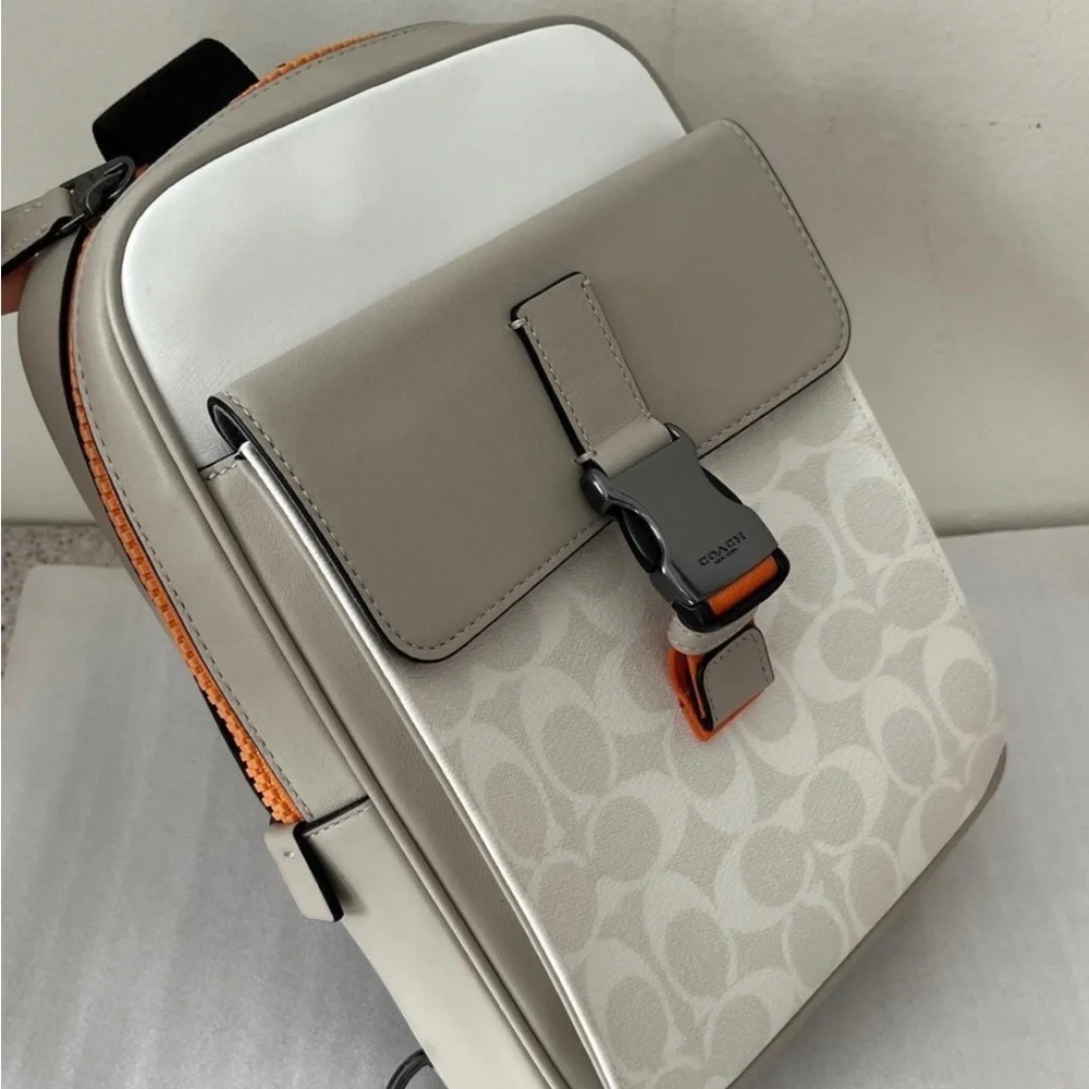NEW Coach Track Pack In Colorblock Signature Canvas and Leather in White - Picture 5 of 7
